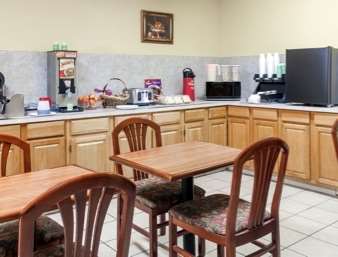 Deluxe Inn Denton Restaurant photo