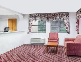 Deluxe Inn Denton Exterior photo